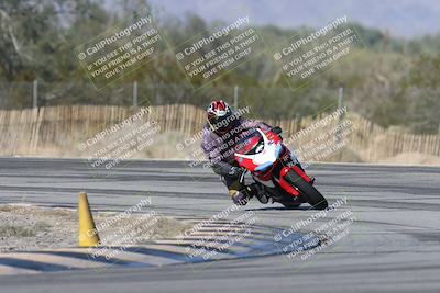 media/Dec-01-2025-Moto Forza (Mon) [[2daa91e15f]]/1-Advanced Group/Session 3 (Turn 3)/